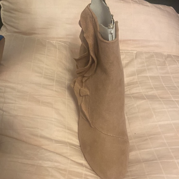 Fergalicious by fergie - Picture 2 of 4